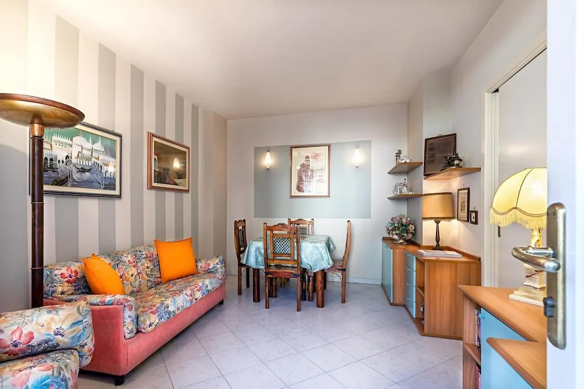 Apartamento Al Vittoriale 3 By Wonderful Italy Gardone Riviera 0*,  Italia