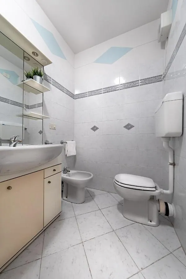 Al Vittoriale 3 By Wonderful Italy Appartement Gardone Riviera Italië